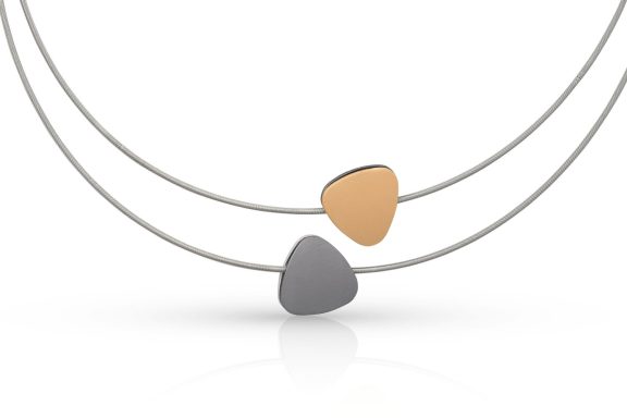 Colliers aus Aluminium eloxiert und Edelstahl